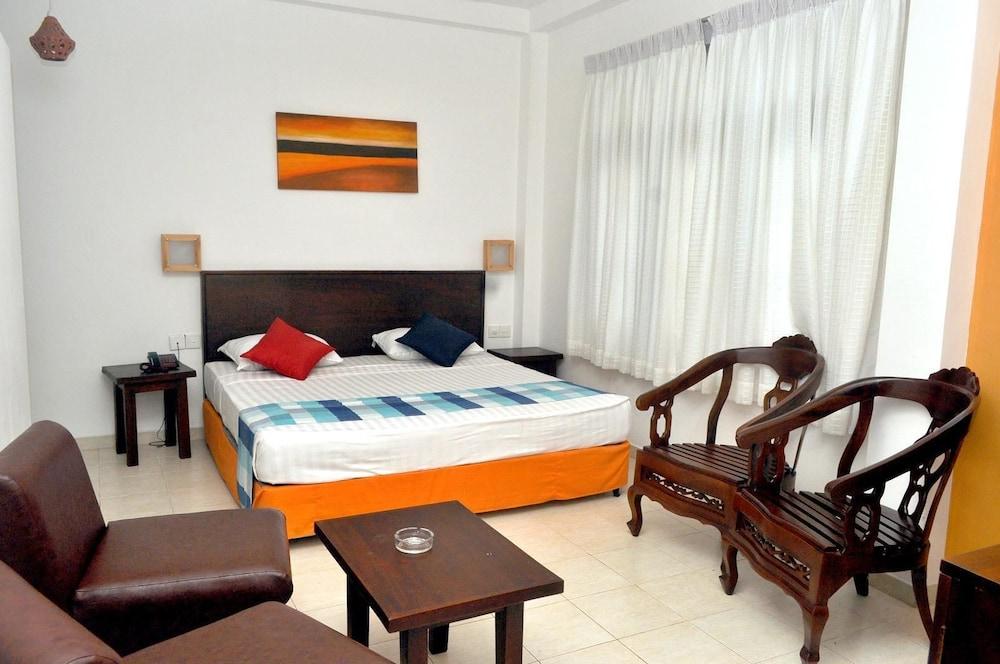 Lavendish Beach Resort Unawatuna Esterno foto