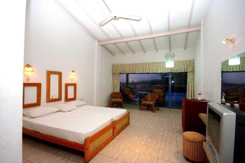 Lavendish Beach Resort Unawatuna Esterno foto