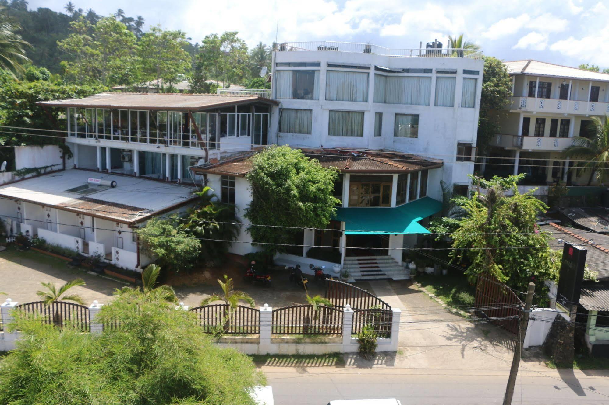 Lavendish Beach Resort Unawatuna Esterno foto