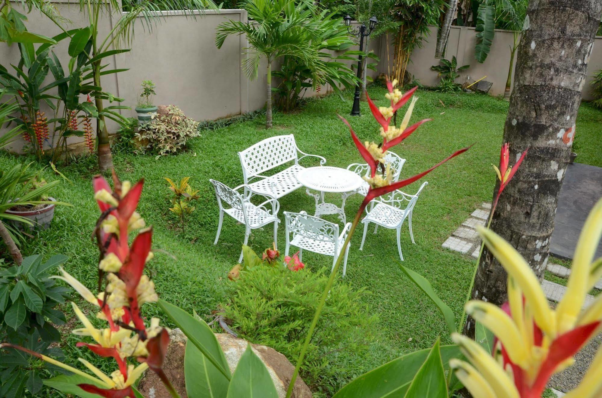 Lavendish Beach Resort Unawatuna Esterno foto