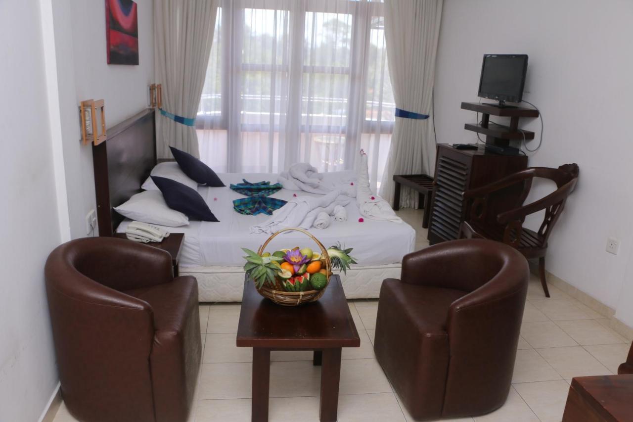 Lavendish Beach Resort Unawatuna Esterno foto